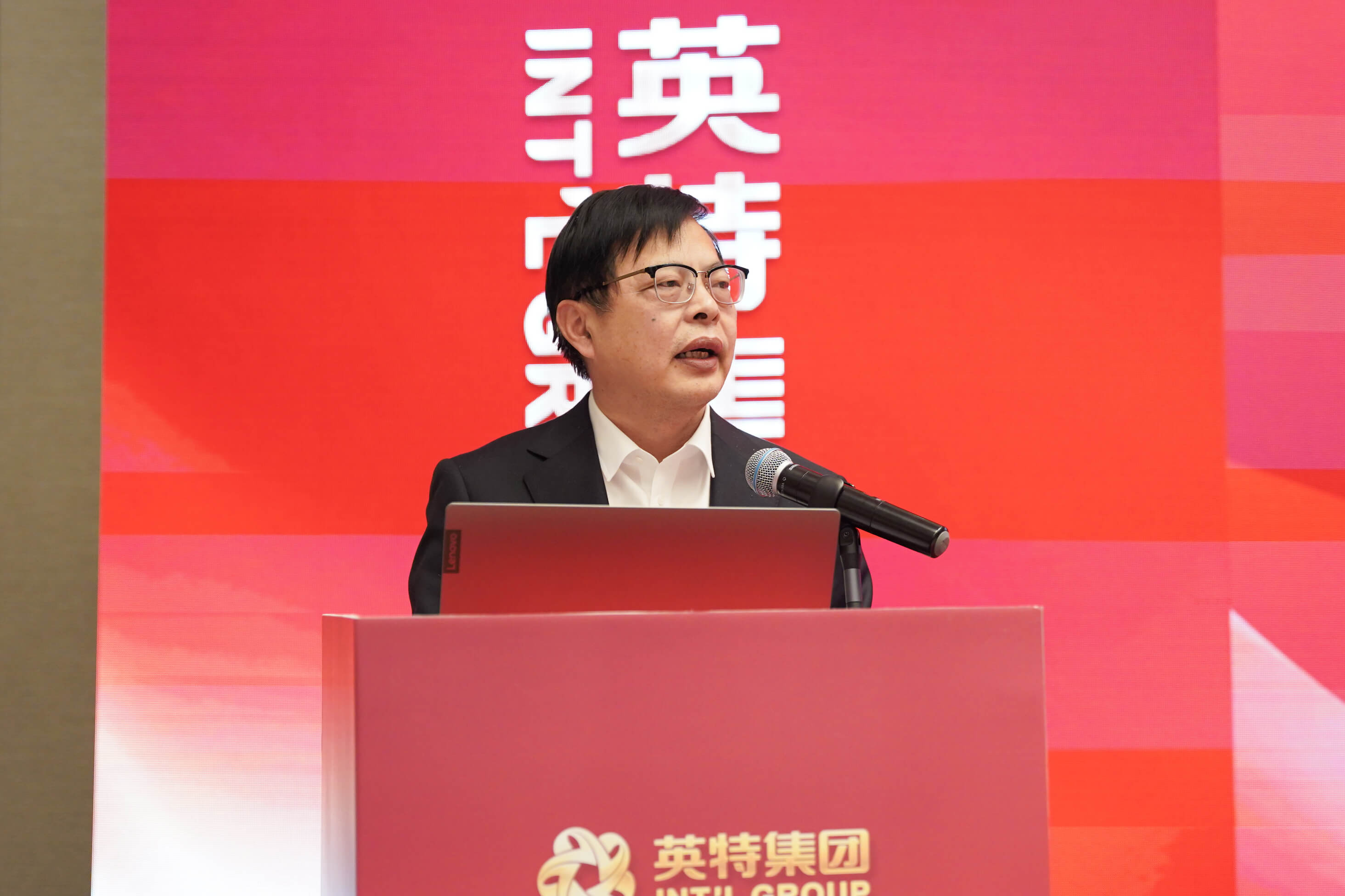 16762625561822970147